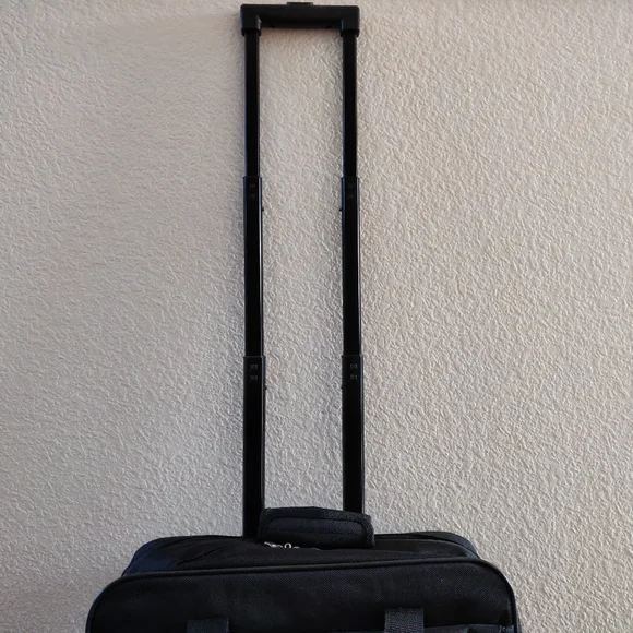 Carry on laptop luggage
